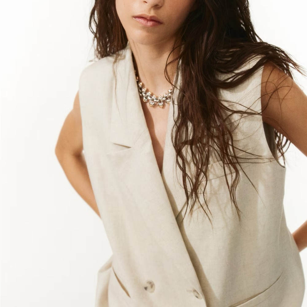 H&M Light Beige Sleeveless Vest